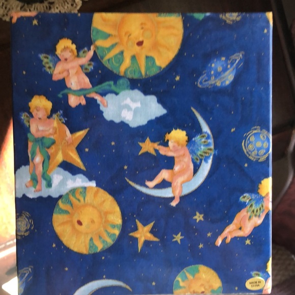 Cherub Photo Album - 100 slots for 5 1/2 x 7 1/2 photos - Picture 3 of 3